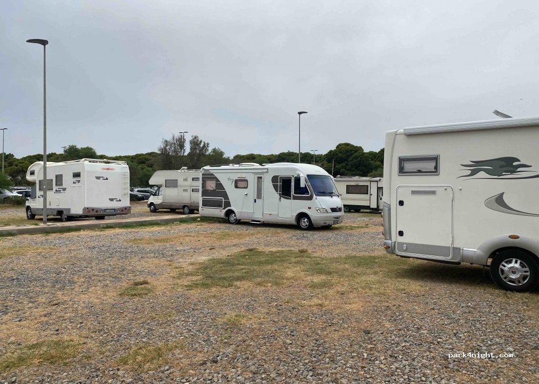 Parcheggio Comunale Porto Pino — foto 2