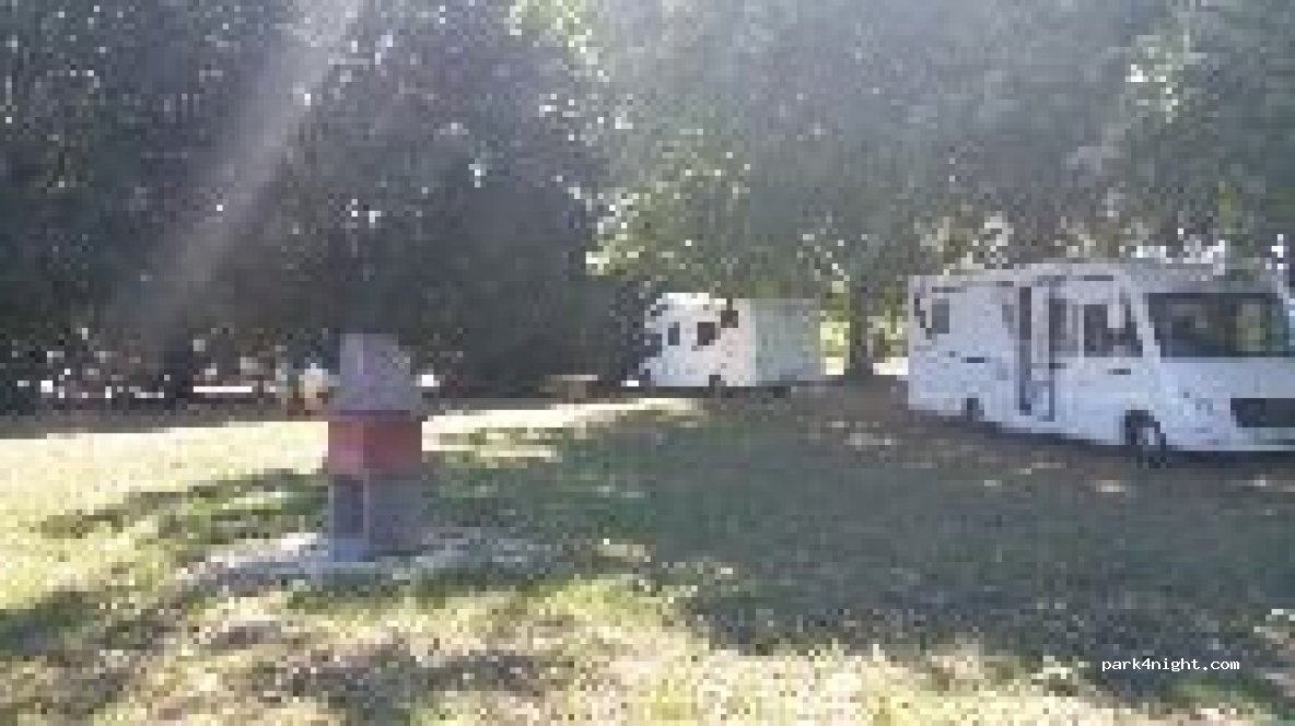 Aire de Camping-Car Bertrand Chavanis — foto