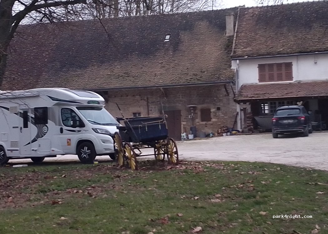 Aire de Camping-Car Bertrand Chavanis — foto 3