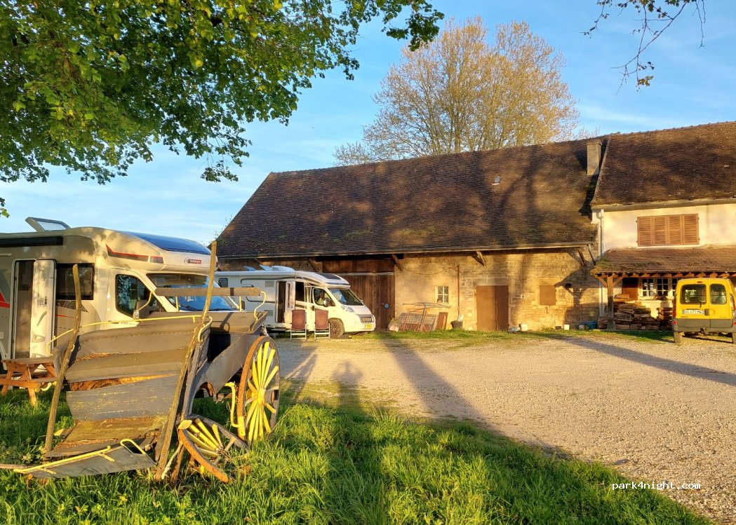 Aire de Camping-Car Bertrand Chavanis — foto 4
