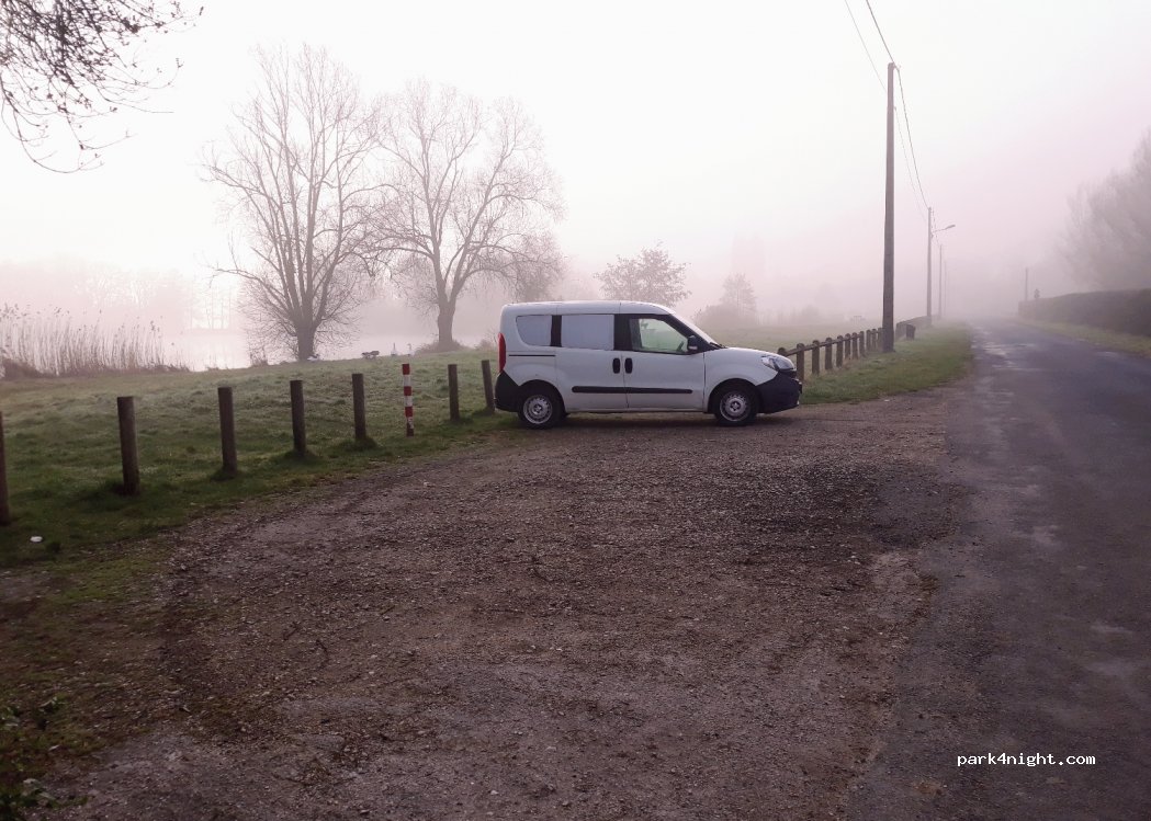 (77570) Château-Landon - Rue du Lavoir — foto 3