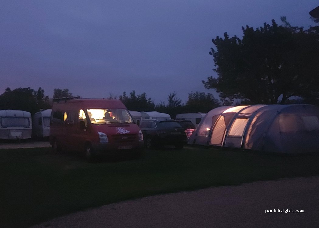 The Wilows Campsite — foto