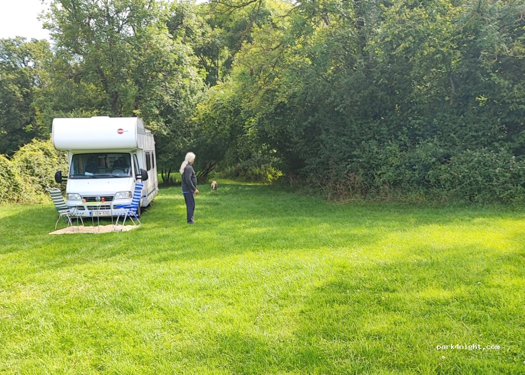 Hill Top Farm Orchard Campsite — foto 3