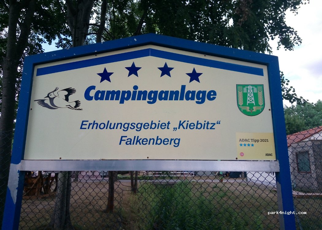 Campingeinrichtung im Erholungsgebiet Kiebitz — foto