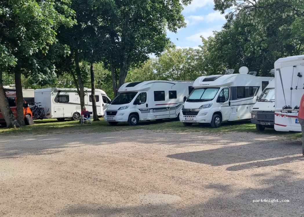 Aire de stationnement camping-car de Briare — foto 3