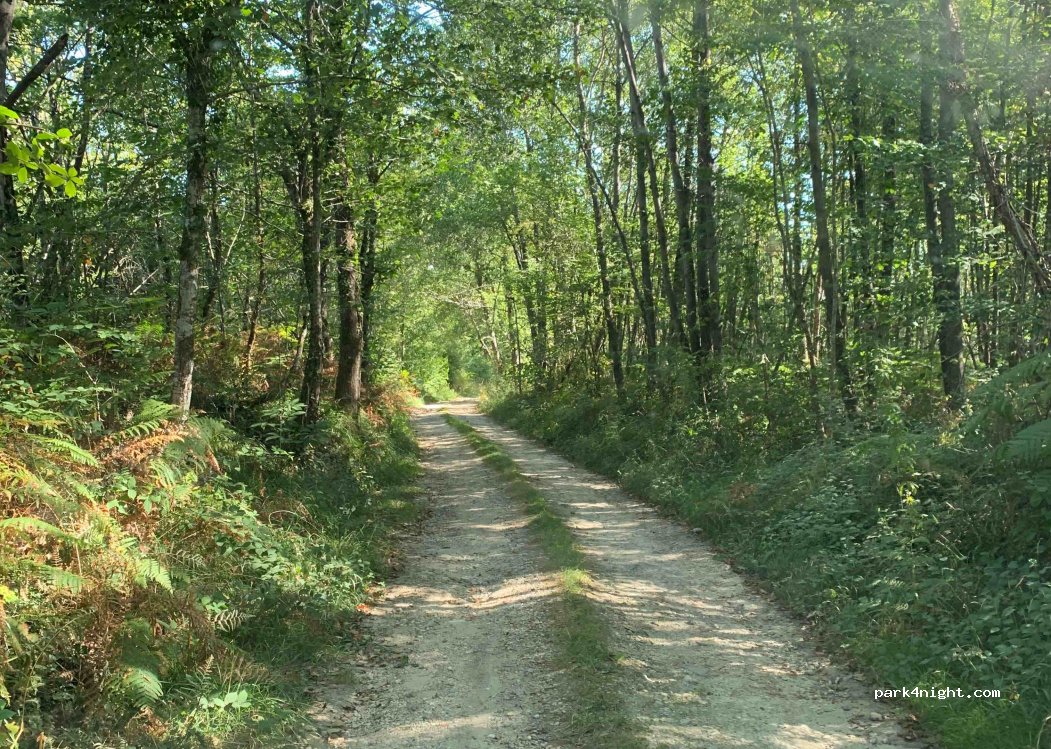(33760) Bellebat - Unnamed Road — foto
