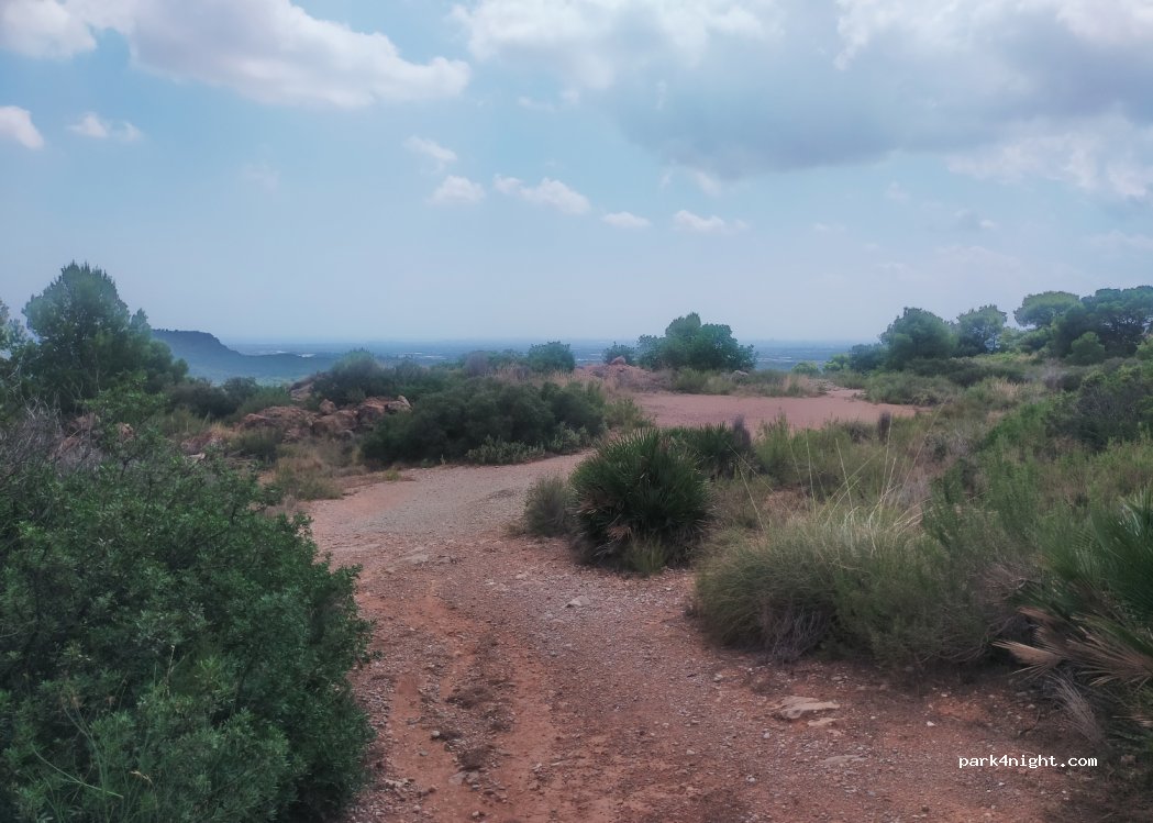 (46119) Nàquera - 294 Plaça Poligono 8 — foto