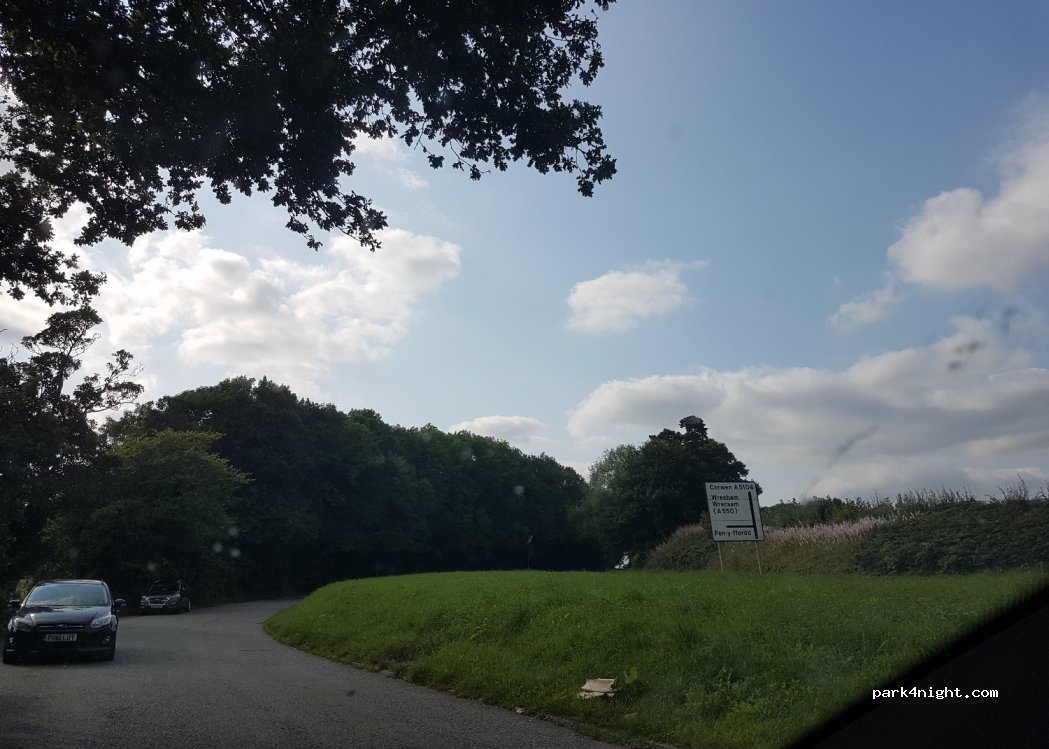(CH4 0AB) Penymynydd - A5104 — foto