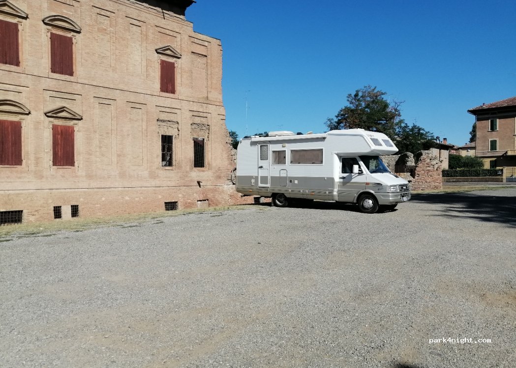 (42019) Scandiano - 10 Viale della Rocca — foto