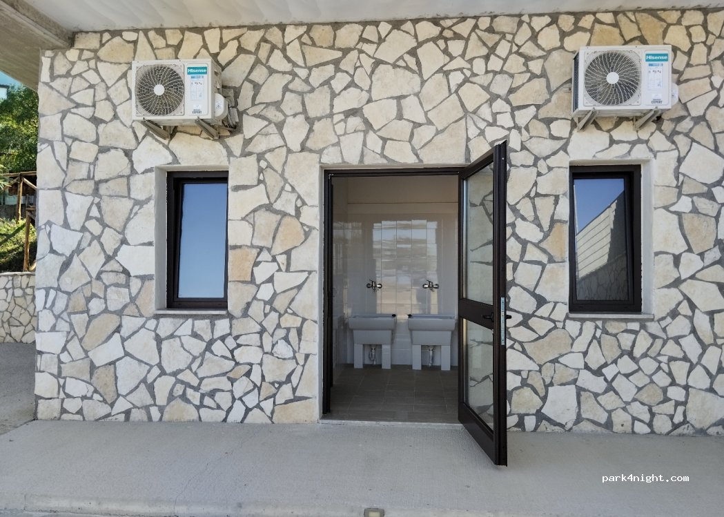 Area Sosta Camper Comunale Savignano Irpino — foto 3