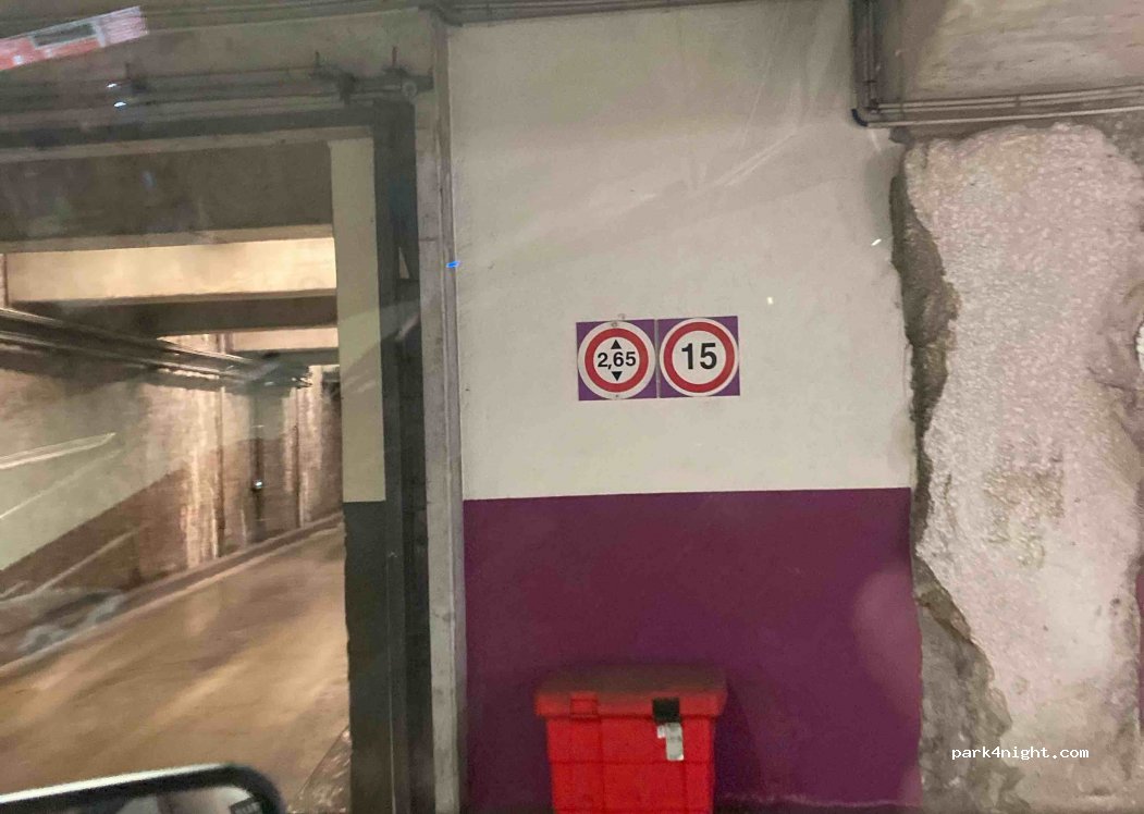 (33000) Bordeaux - 3 Place Jean Jaurès — foto