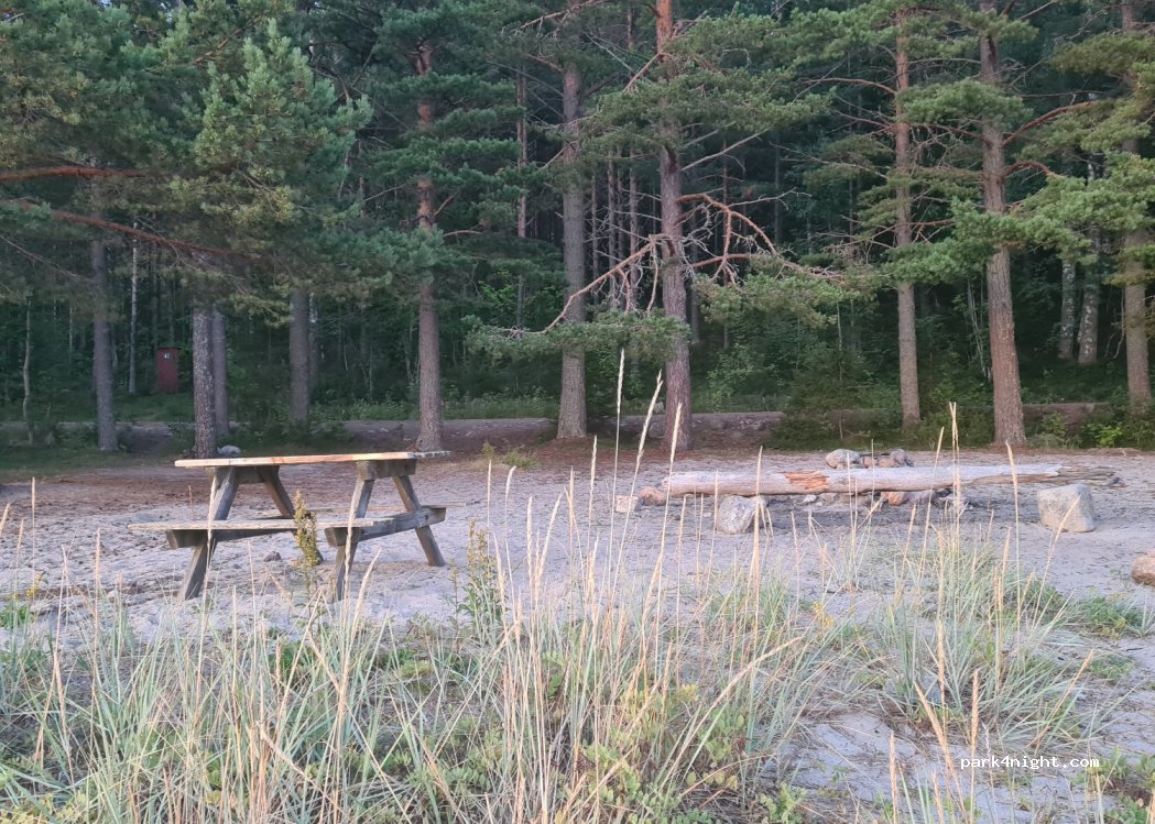 (824 93) Hudiksvall - Långrevsudden — foto 2