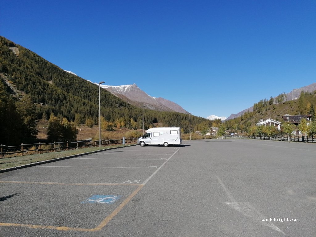 Area Sosta Camper Lillaz — foto