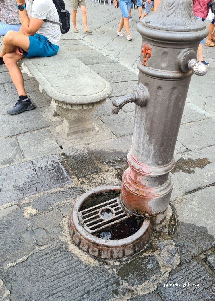 (50122) Firenze - 32R Piazza di Santa Croce — foto