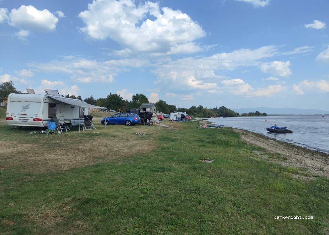 Pláž a kemp na Klokočove — foto 4