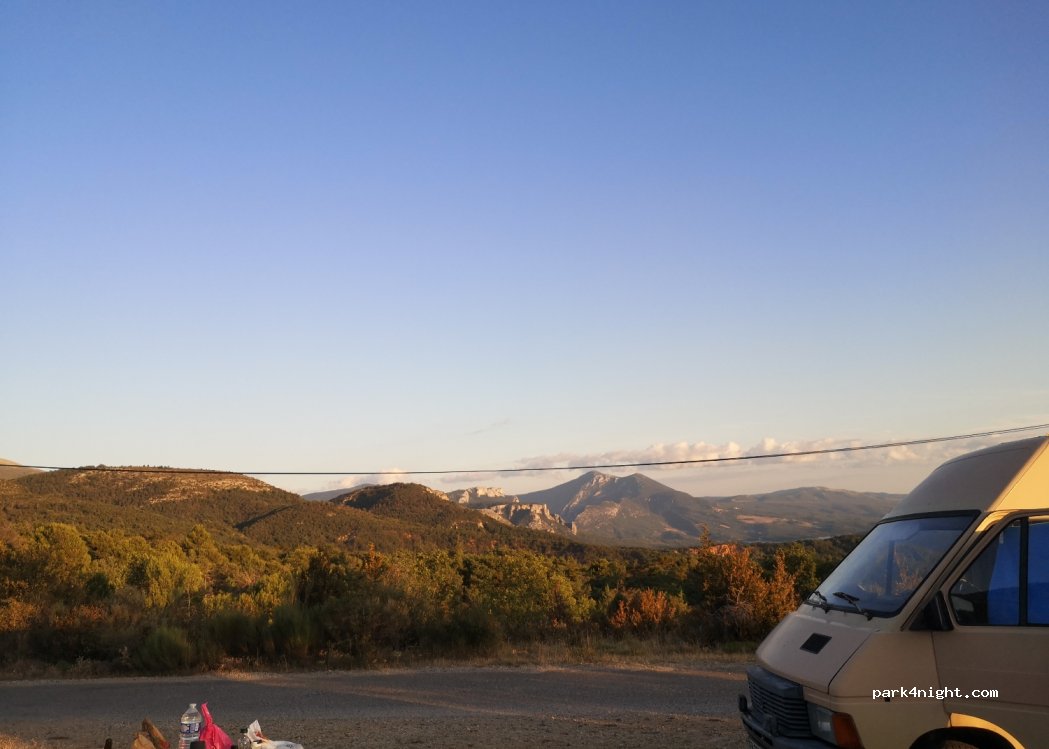 (04360) Moustiers-Sainte-Marie - Unnamed Road — foto 3