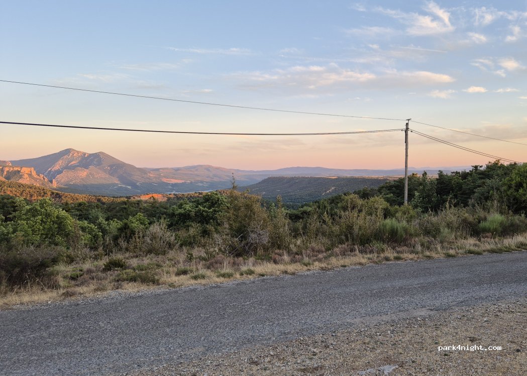 (04360) Moustiers-Sainte-Marie - Unnamed Road — foto 4