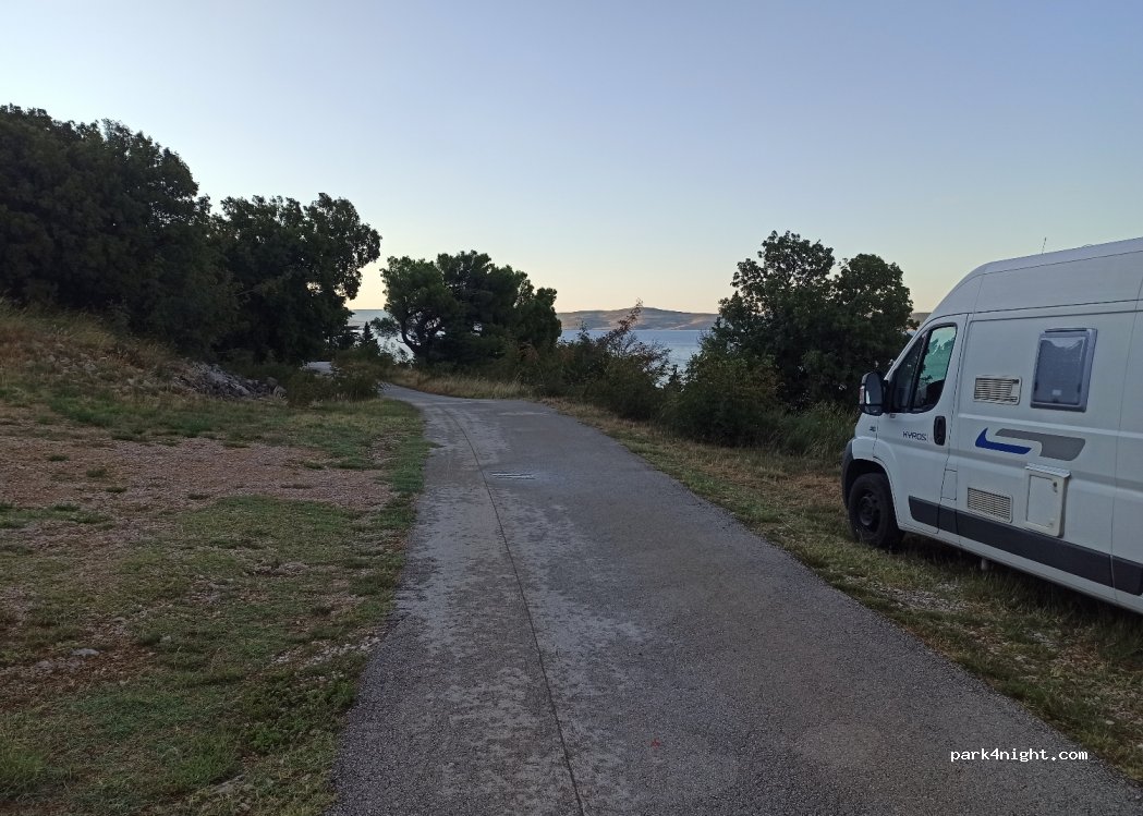 (23244) Starigrad - 114 D8 — foto