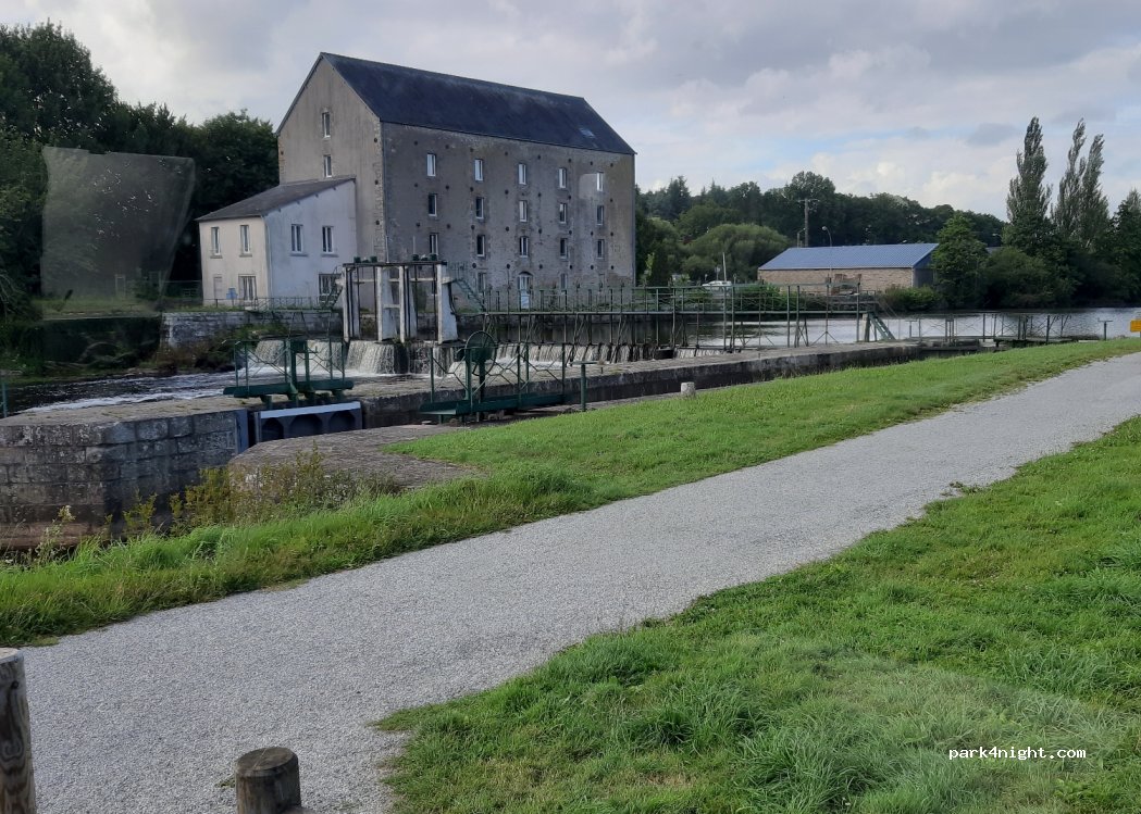 (56300) Pontivy - 24 Rue de Signan — foto 2