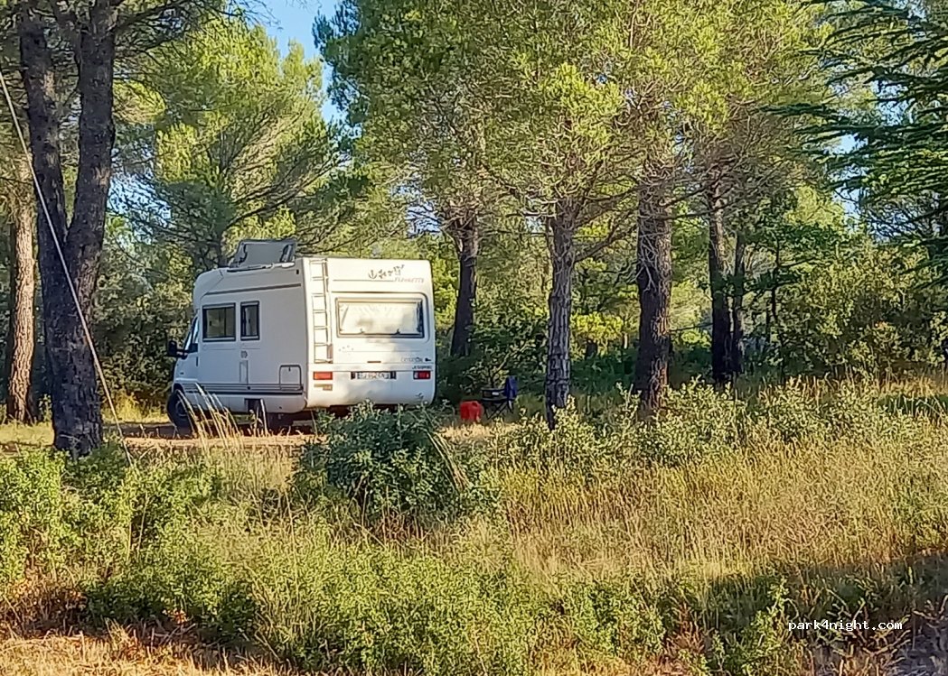 (13410) Lambesc - Chemin du Salet — foto