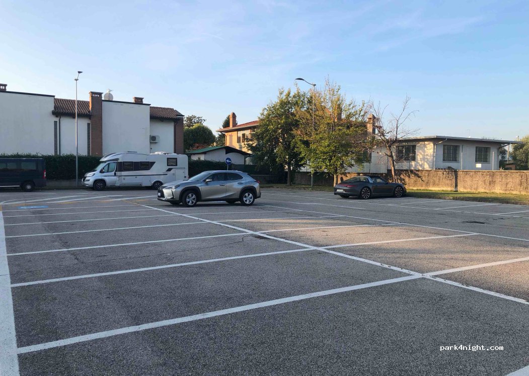 (36027) Rosà - 15-17 Via dei Fanti — foto 2