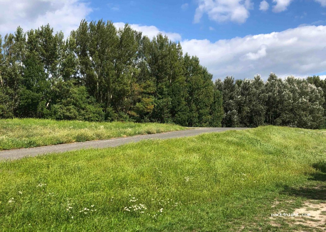 () Vojka nad Dunajom - Unnamed Road — foto 3