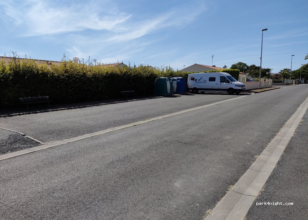 (17380) Tonnay-Boutonne - 29 Rue de Barbacane — foto