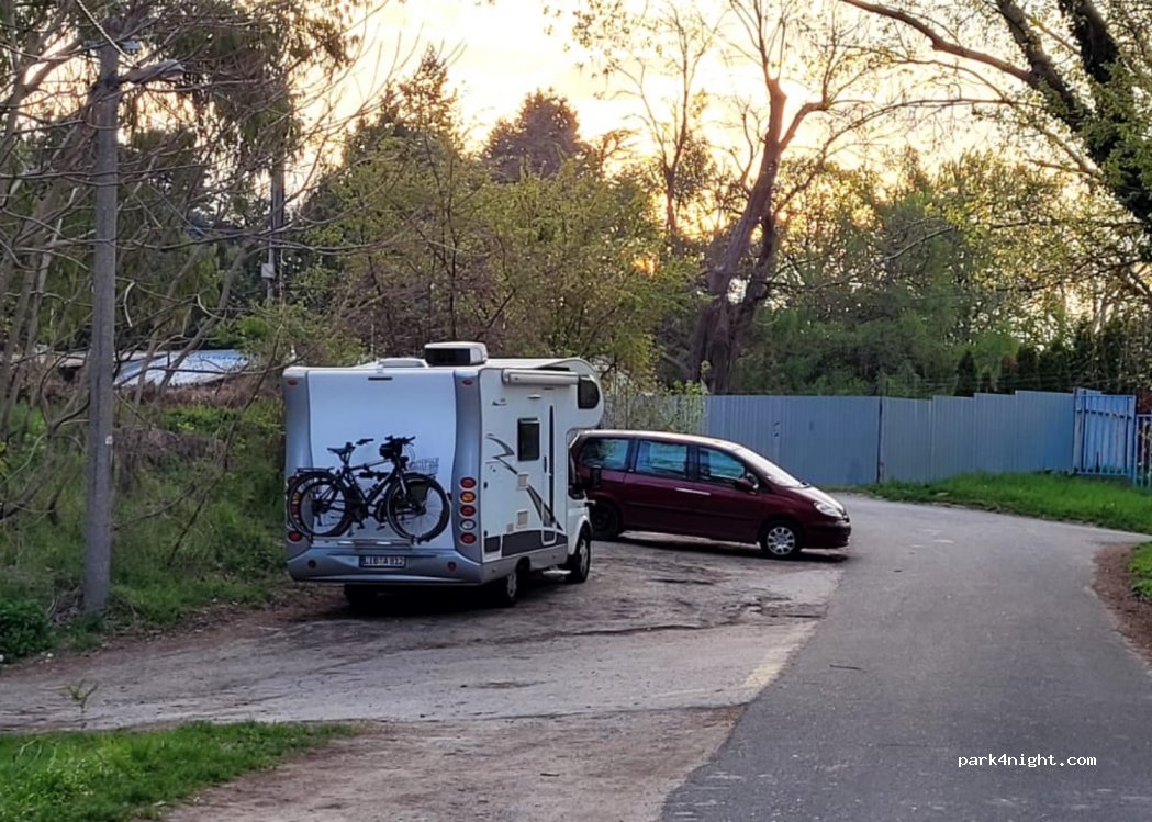 (841 04) Bratislava - 9 Botanická — foto