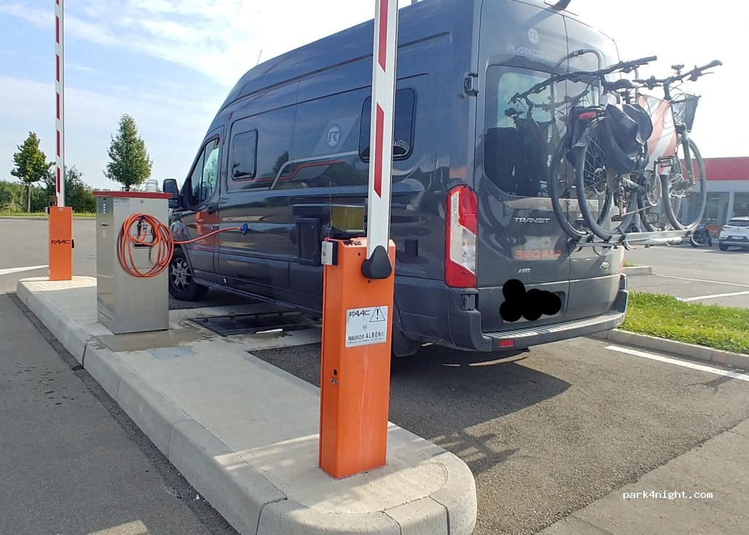 (41012) Carpi - 7 Via Pola Esterna — foto