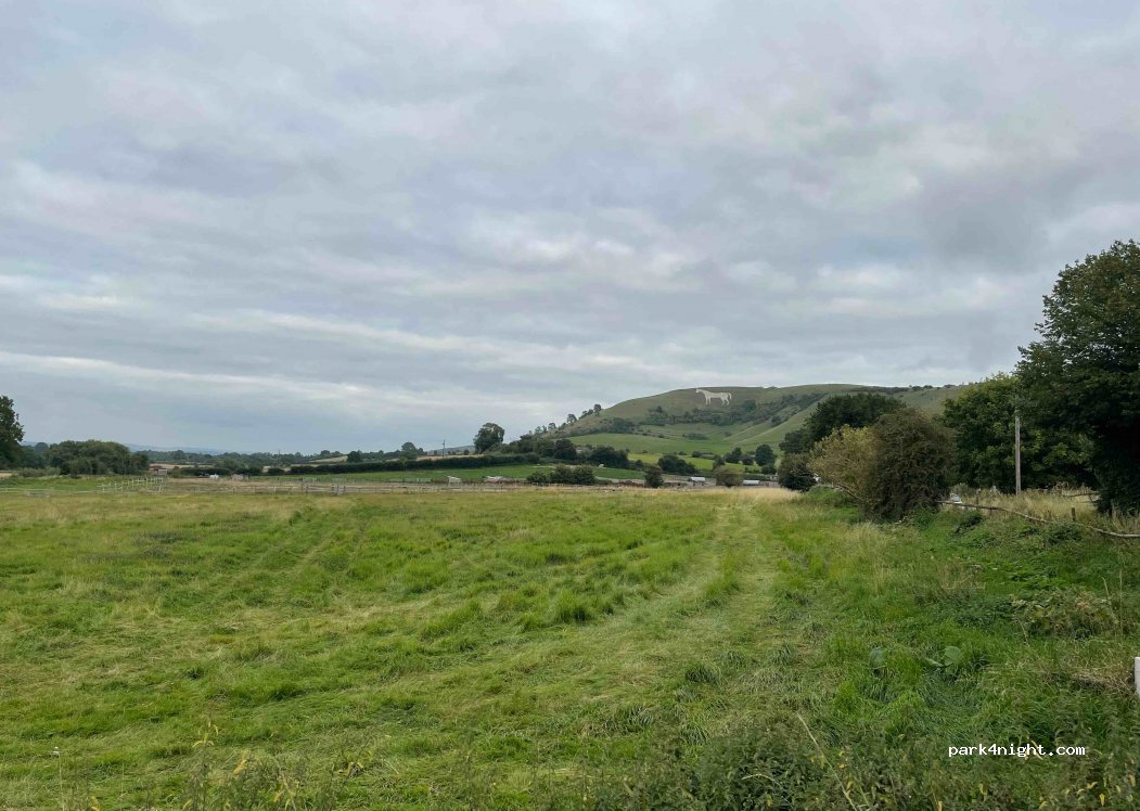 (BA13 4TQ)  - Bratton Road — foto