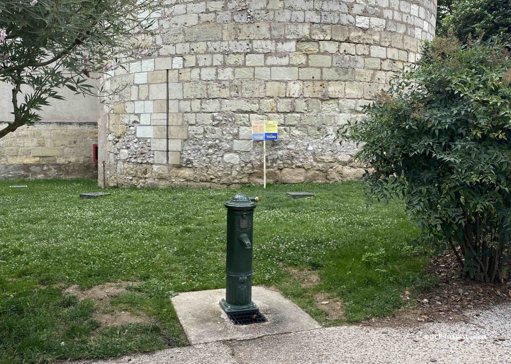(37000) Tours - 1826 Cour de l'Armorial — foto 4