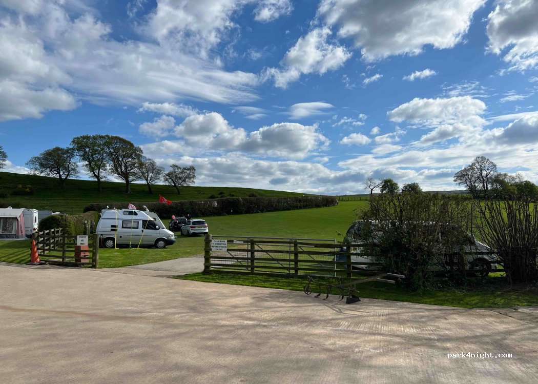 Wern Isaf Farm — foto
