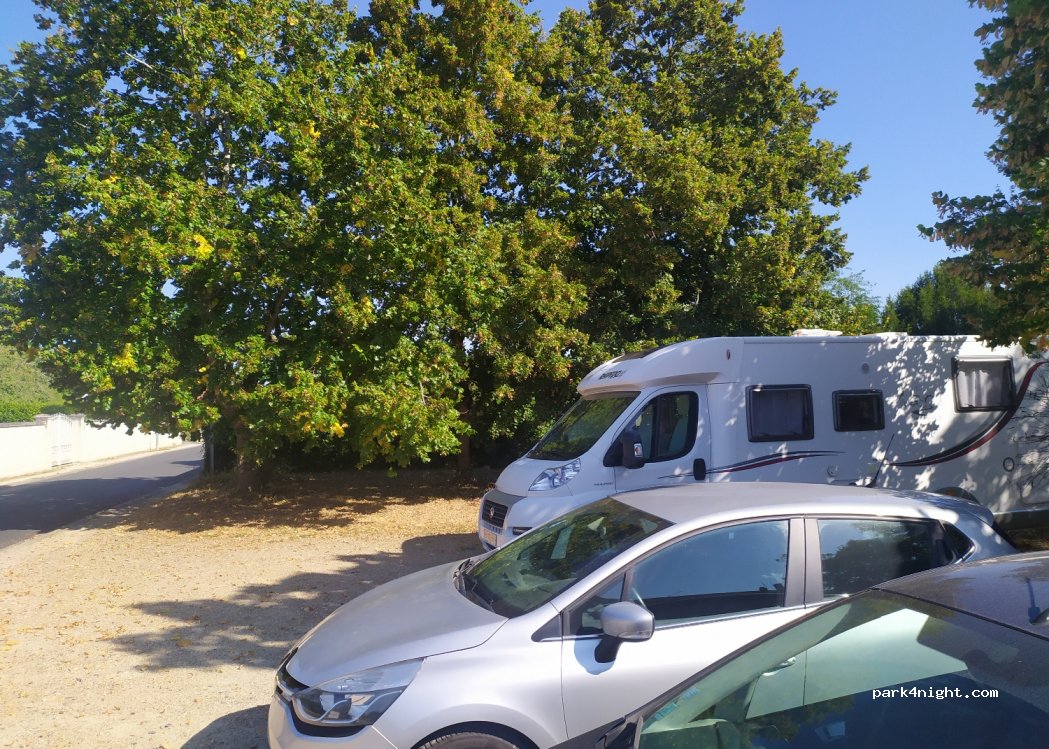 (37400) Amboise - 1 Rue des Ursulines — foto