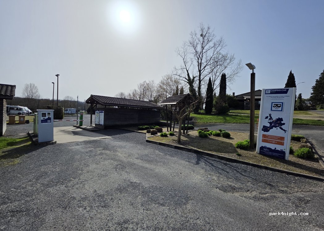 (33570) Lussac - 152-155 La Grange — foto 5