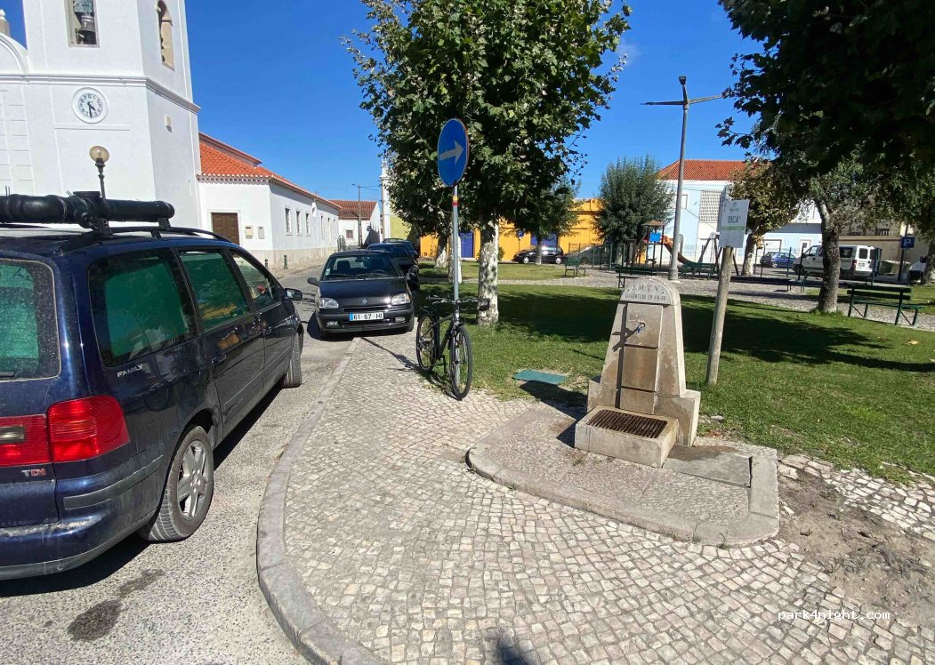 (2560-135) Ponte do Rol - 15 Largo Alvaro da Ponte — foto 2