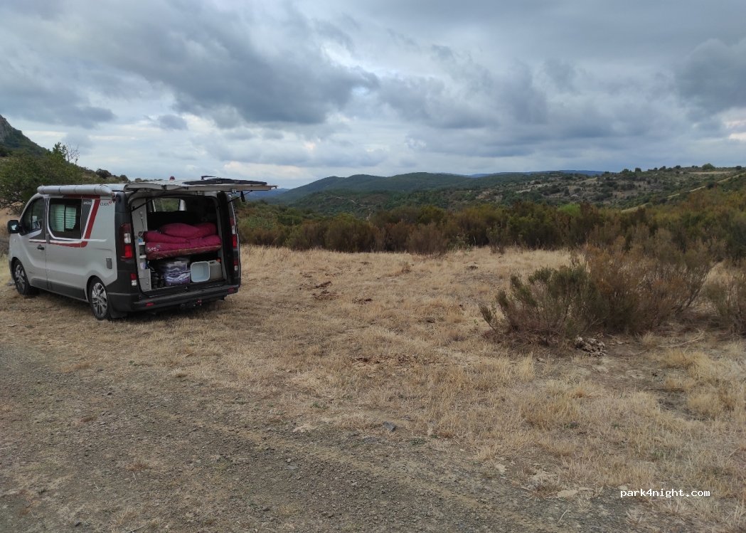 (11330) Mouthoumet - Unnamed Road — foto