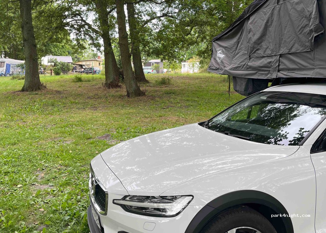 Camping - Pole namiotowe — foto