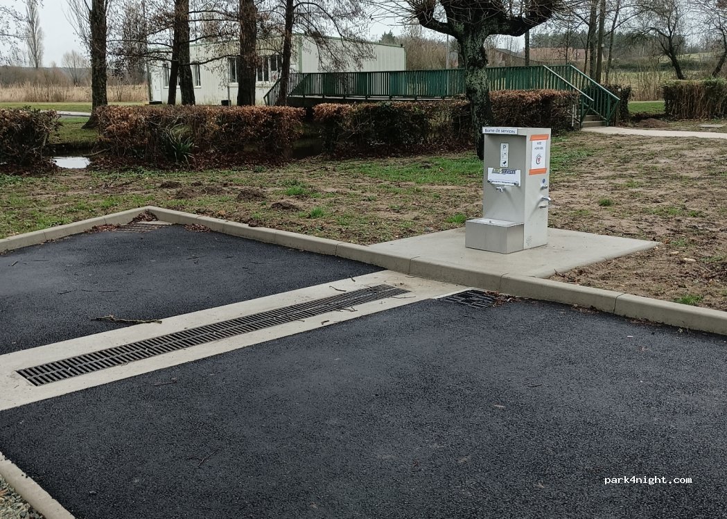 (72160) Connerré - Avenue Carnot — foto 4
