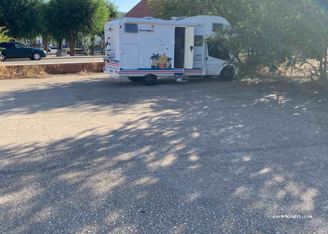 (13350) Moral de Calatrava - 110 Avenida Capitán Camilo Labrador Sáez — foto 2