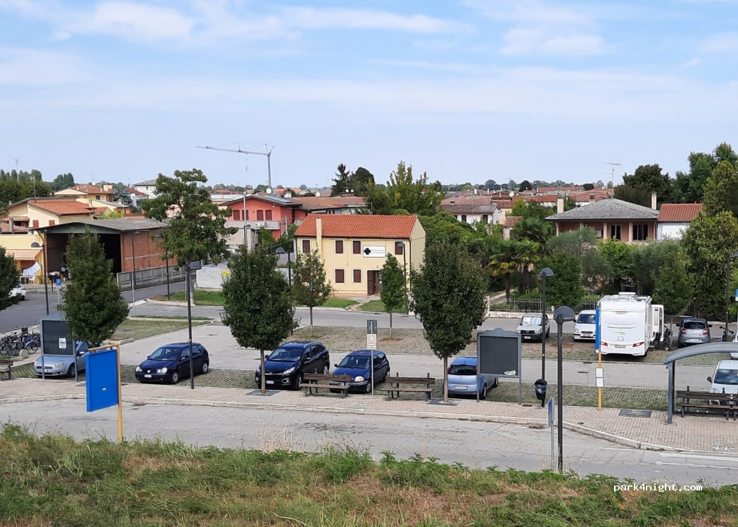 (35022) Anguillara Veneta - 41 Via Lungo Adige — foto