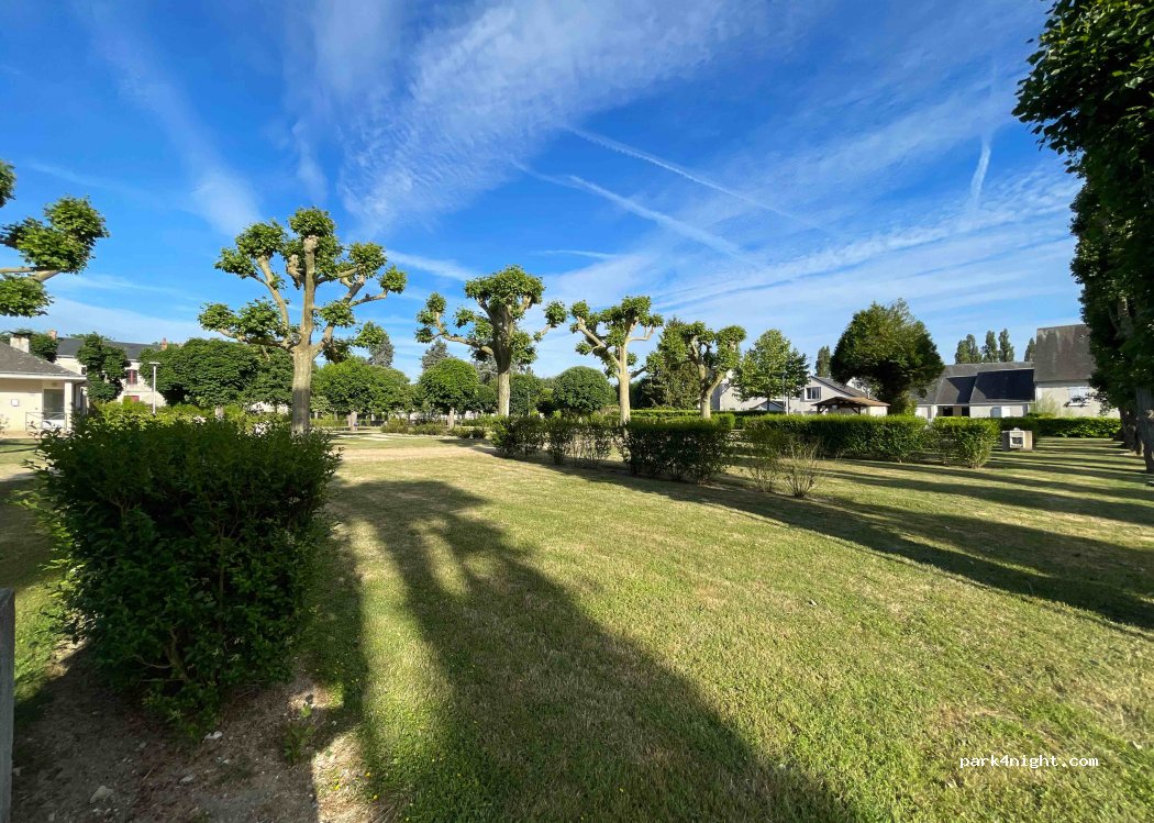 (37240) Ligueil - Rue de la Gare — foto 3
