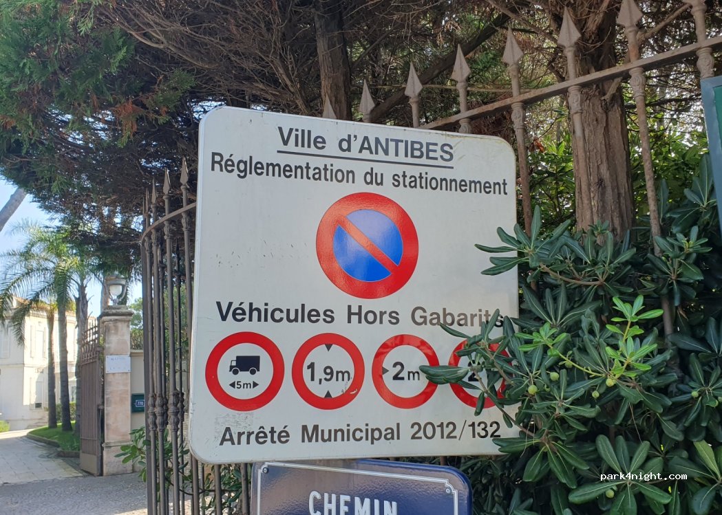 (06160) Antibes - 753 Boulevard de la Garoupe — foto 4