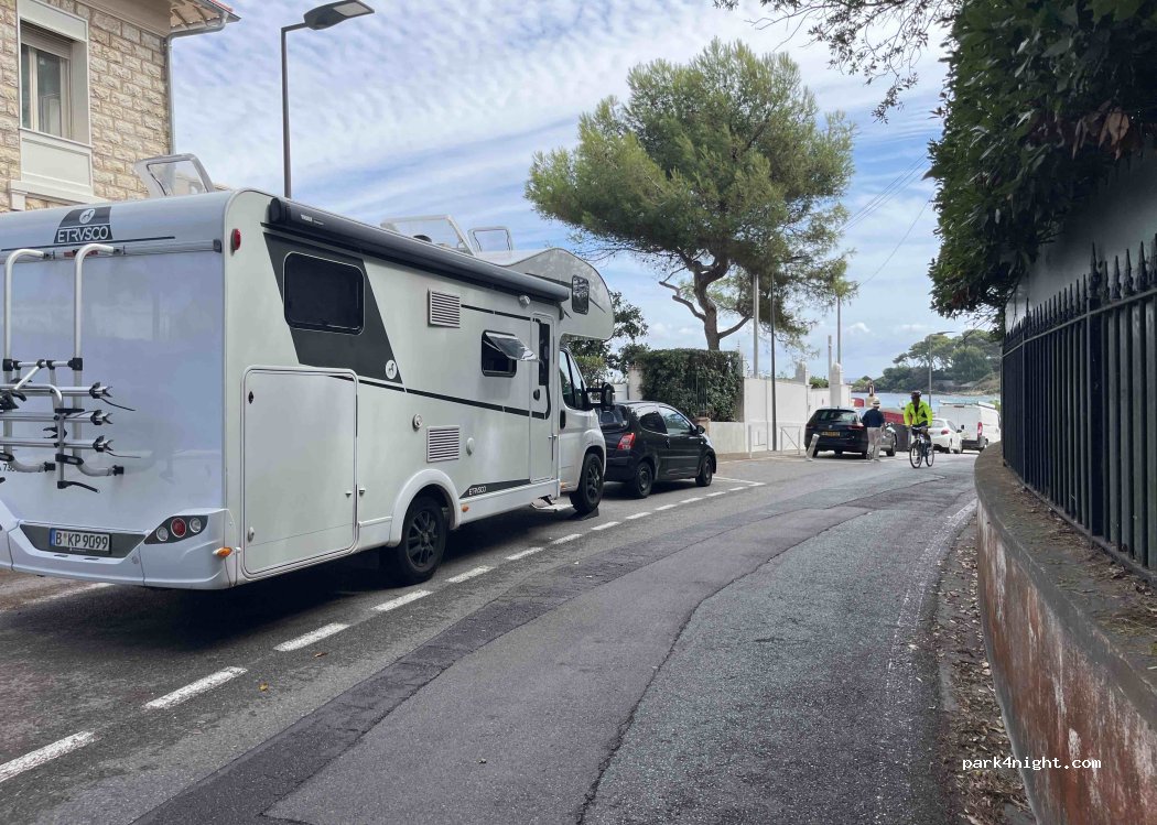 (06160) Antibes - 753 Boulevard de la Garoupe — foto 5
