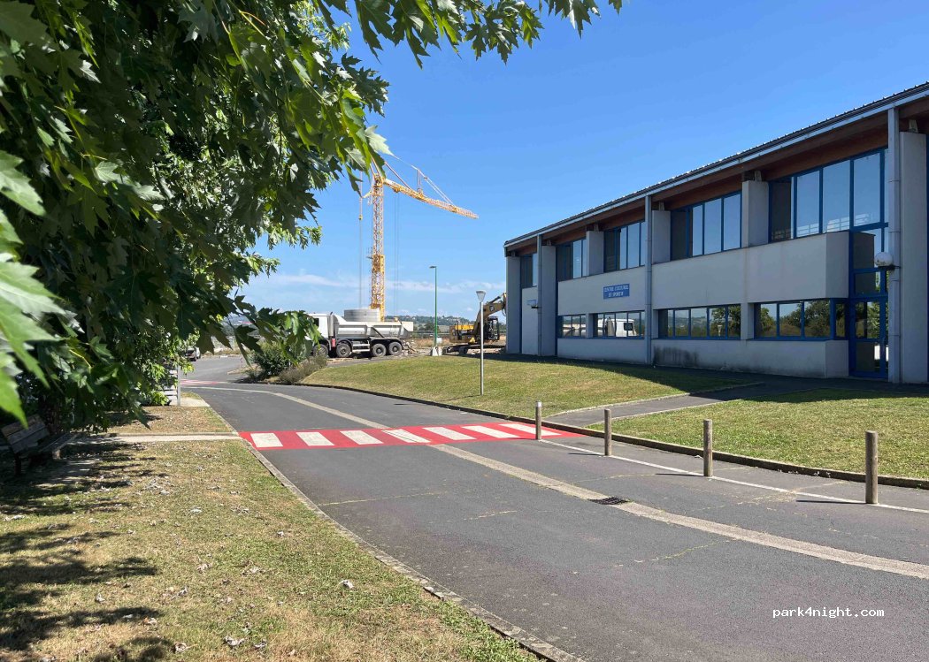 (15130) Ytrac - Rue Jean de la Fontaine — foto 3