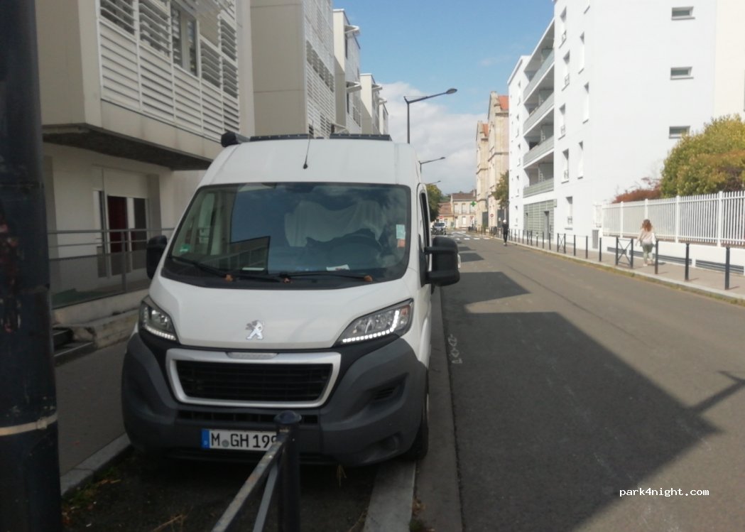 (33800) Bordeaux - 26 Rue Grateloup — foto