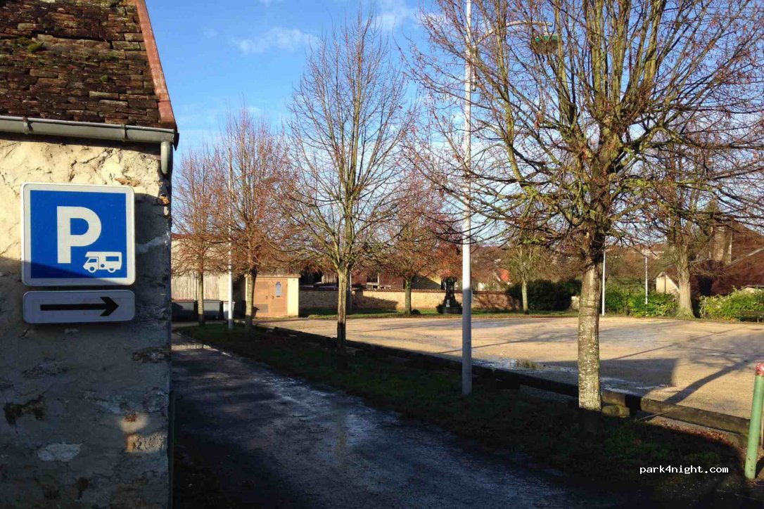 (51310) Esternay - 1 Place des Tilleuls — foto