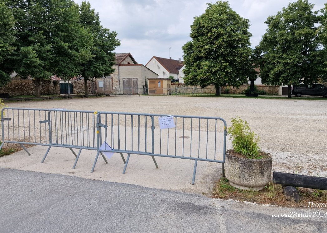 (51310) Esternay - 1 Place des Tilleuls — foto 3