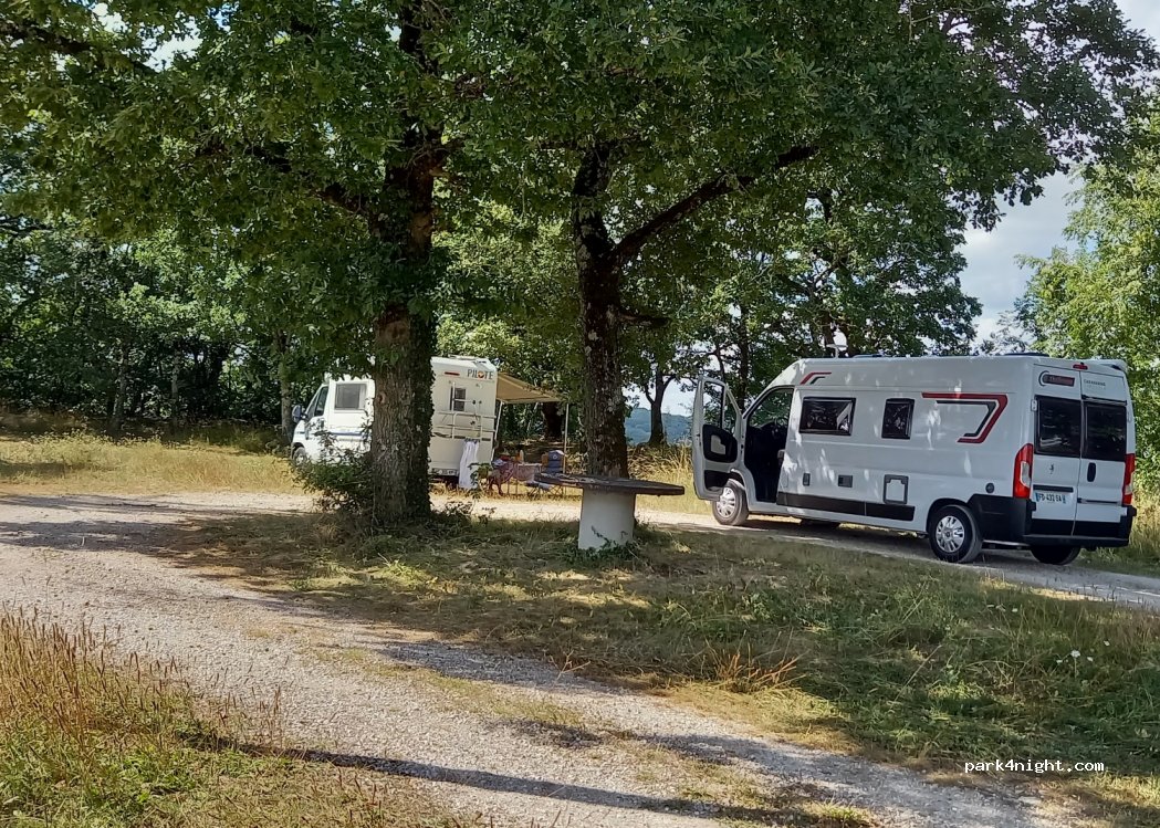 (82160) Caylus - Unnamed Road — foto