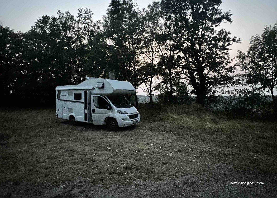(82160) Caylus - Unnamed Road — foto 4