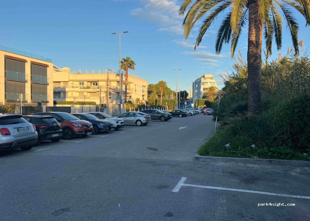 (06160) Antibes - 35 Rue Dulys — foto 2
